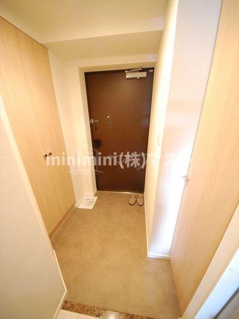 ルーエ天満橋の玄関