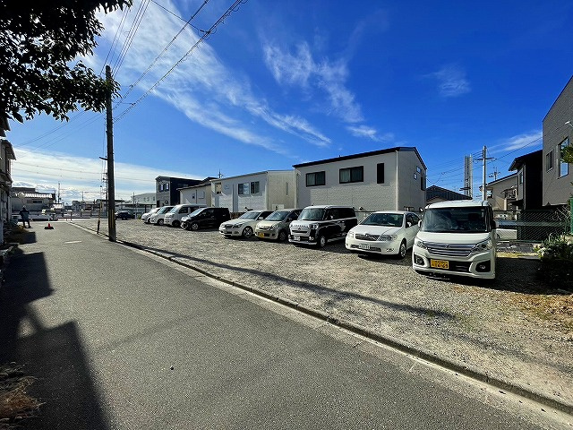 平和駐車場