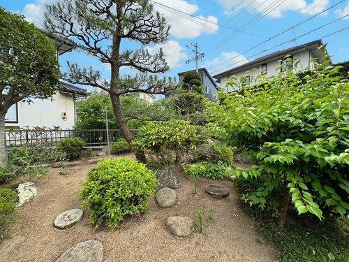 　名取市ゆりが丘1丁目の庭|暮らしを豊かに彩るお庭♪ガーデニングを楽しんだり、季節の移ろいを楽しんだりと、心休まる空間に♪