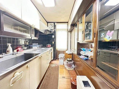 　名取市ゆりが丘1丁目のキッチン|使い勝手の良いシステムキッチン♪収納スペースが豊富なので、お料理が捗りそうです♪