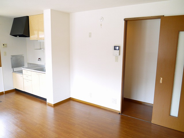 ラフィーネ結崎　Ａ棟の居間・リビング|使いやすい居間です