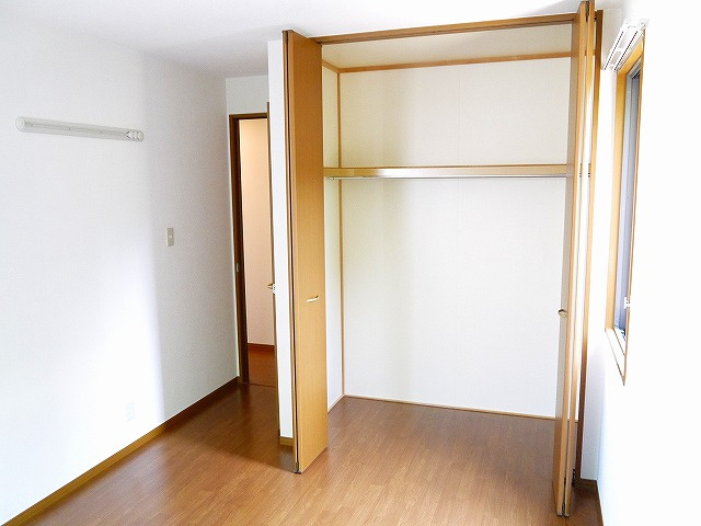 ラフィーネ結崎　Ａ棟の収納|大きなものも収納できそうです