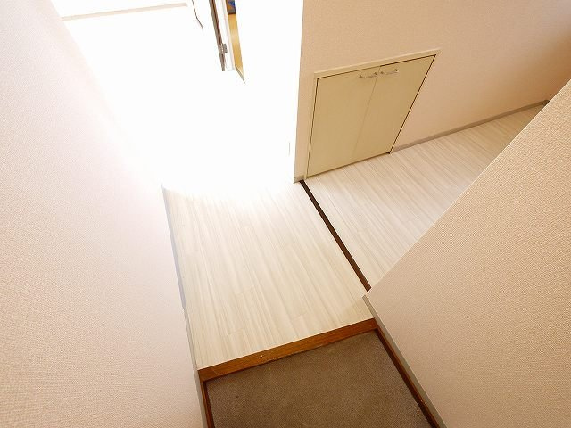 レジデンスボナール　Ⅰの玄関|シンプルで使いやすい玄関です
