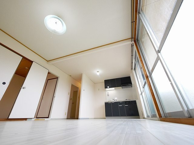 レジデンスボナール　Ⅰの寝室|開放的な寝室です