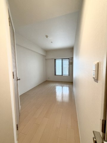 ネバーランド大津GRANBAY　5階の洋室|約6.6帖の洋室♪