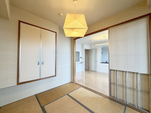 ネバーランド大津GRANBAY　5階の和室|押入もあるので収納には困らない♪
