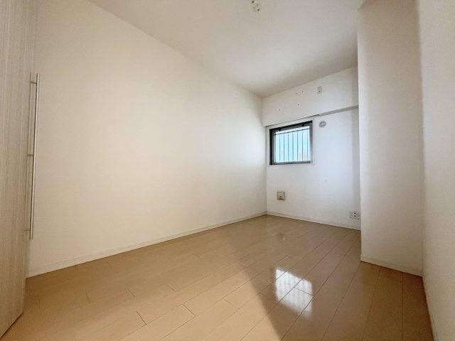 ネバーランド大津GRANBAY　5階の洋室|約5.5帖の洋室です◎