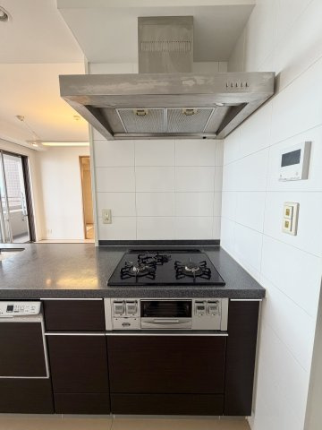 ネバーランド大津GRANBAY　5階のキッチン|キッチンはガスの3口コンロです！