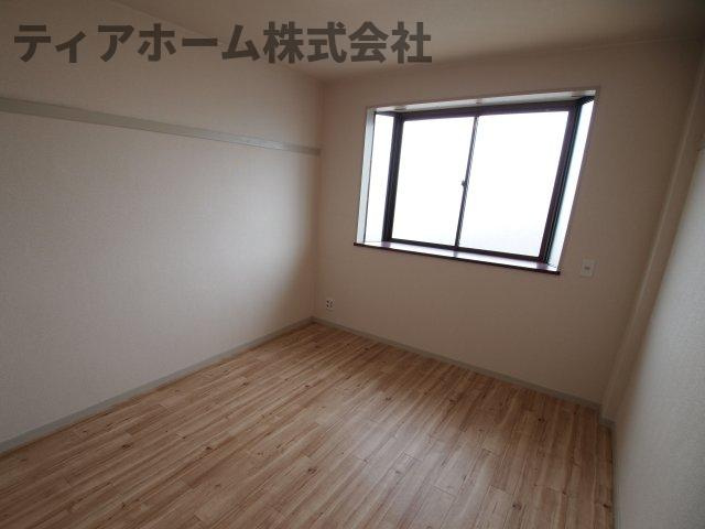 香芝市逢坂２丁目の賃貸マンションの居間・リビング|ゆったり過ごせる居間です