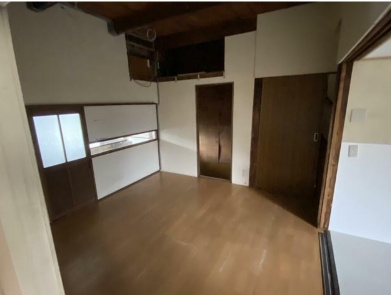 小山上総町店舗の内装