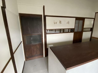 小山上総町店舗の内装