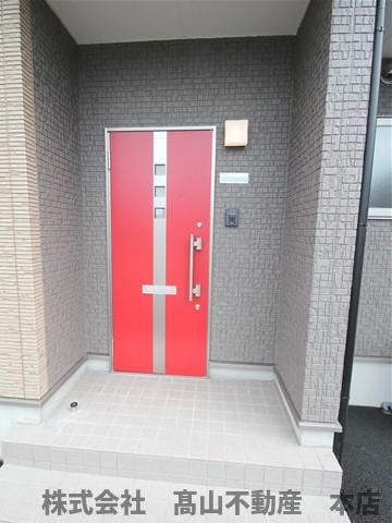 TownHillsBの玄関