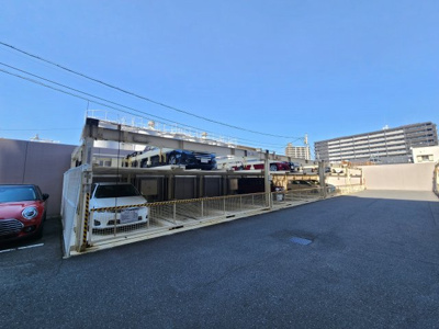 【駐車場】 | ファミール廿日市ウエステージ | 1住戸1区画利用可能（月額6,500円～8,500円）