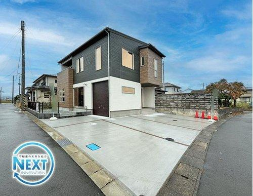 若林区荒井の外観|スタイリッシュな外観♪角地に立地した本邸宅は、陽当たりと通風を同時に叶え、住空間も快適◎