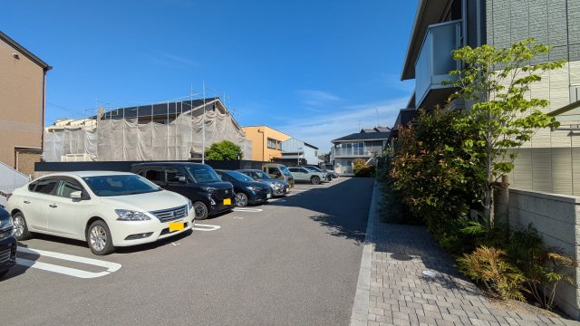 【駐車場】