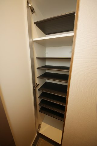 クレール上池田の収納