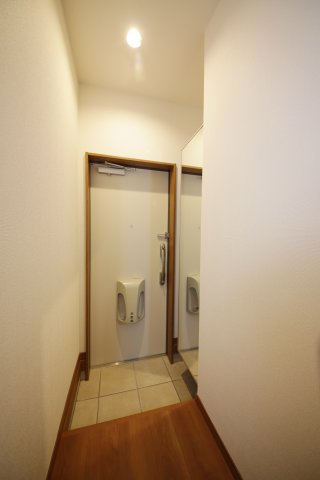 クレール上池田の玄関