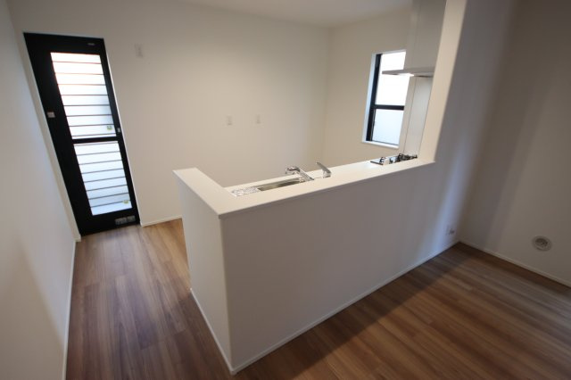 《仲介手数料無料》北区日進町１丁目35-41(全1戸)新築一戸建てのキッチン|撮影日 2024年12月6日 13:00 晴れ