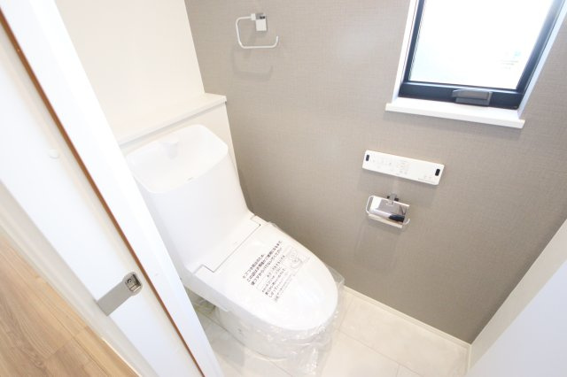 《仲介手数料無料》北区日進町１丁目35-41(全1戸)新築一戸建てのトイレ|撮影日 2024年12月6日 13:00 晴れ