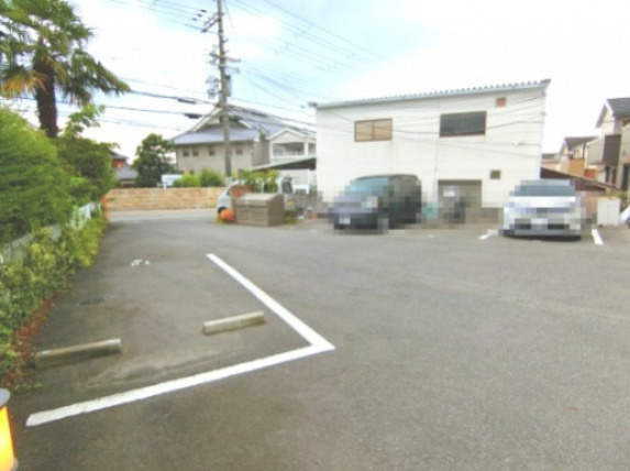 シャインブルーの駐車場