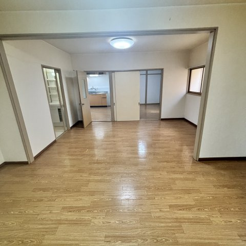 スワンハイムの居間・リビング|ゆったりとしたリビングです