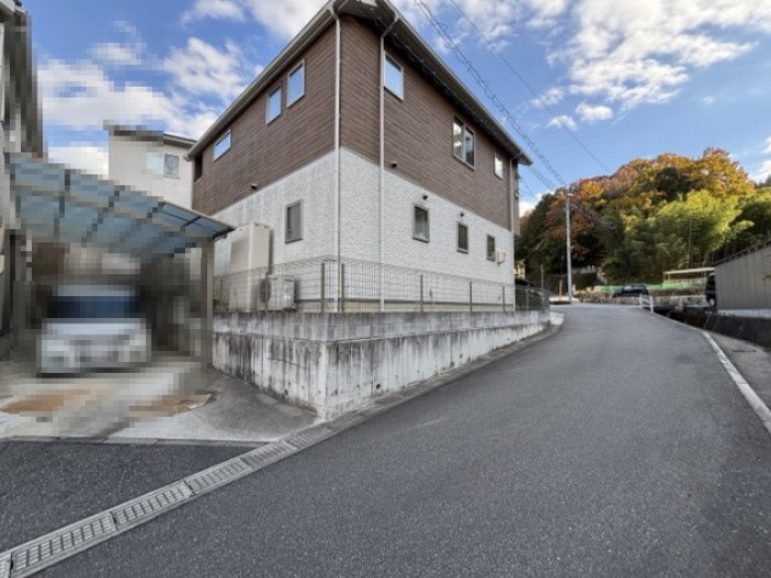 中古戸建　相田2丁目の前面道路含む現地写真