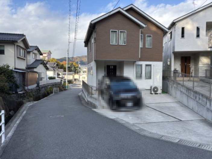 中古戸建　相田2丁目の前面道路含む現地写真