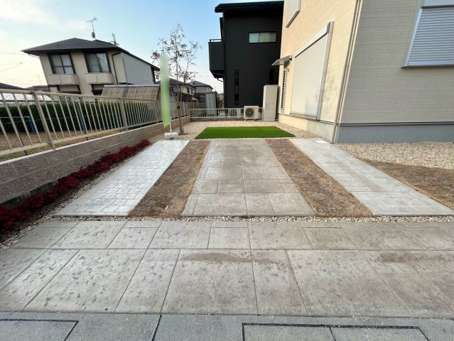 守山市川田町E-2号地　新築戸建ての駐車場