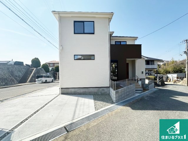 1日(土)2日(日)現地見学可能！　神戸市北区鈴蘭台北町　全3邸の外観|お客様に長く安心して住んでいだだける事にこだわった家づくり！住んでからのアフターサービスにもしっかりと取り組んでいます！