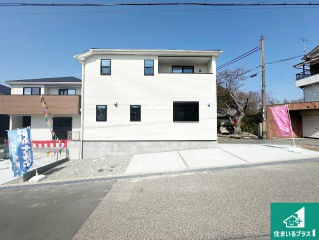 1日(土)2日(日)現地見学可能！　神戸市北区鈴蘭台北町　全3邸の外観|安心の10年保証！外観を美しく保ち、雨水で汚れを落とします！気になることがありましたら、お気軽にお問い合わせください！