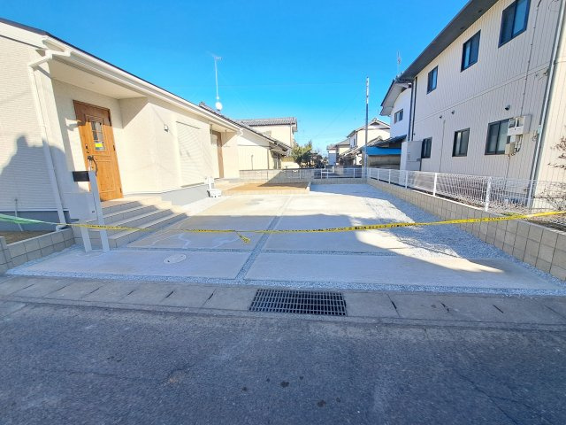 新築　太田市天良町第3　Livele Garden.S　2号棟の駐車場|駐車スペースは並列2台+１台分可能です！
