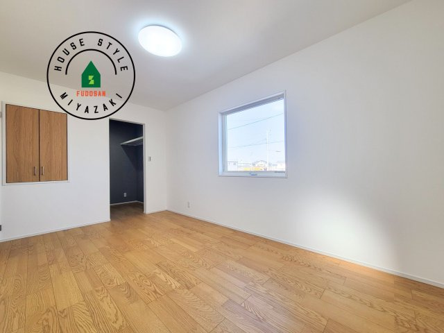 パティオニュータウン月見ヶ丘（6号棟）の寝室|主寝室には収納力に優れたクローゼットがありますので、お部屋もすっきり片付きます。