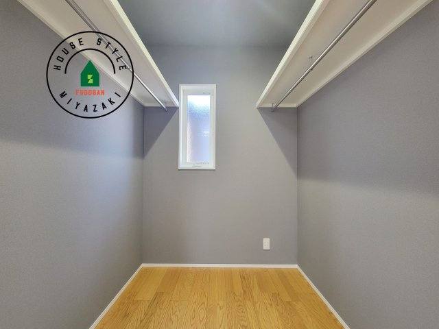 パティオニュータウン月見ヶ丘（6号棟）の収納|洋服や大きな荷物が多い方や人数の多いご家族などは、一般的なクローゼットよりもウォークインクローゼットのほうが使い勝手が良いです。