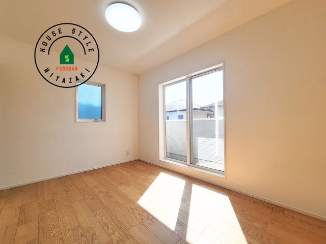 パティオニュータウン月見ヶ丘（6号棟）の洋室|採光良好な洋室は全居室、複層ガラスの遮熱効果と断熱効果で、一年中快適に過ごせます。