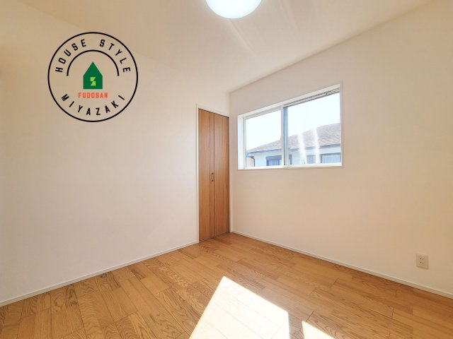 パティオニュータウン月見ヶ丘（6号棟）の子供部屋|穏やかな光が差し込む室内には、穏やかな時間が流れます。