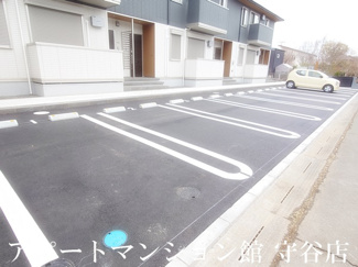 【駐車場】