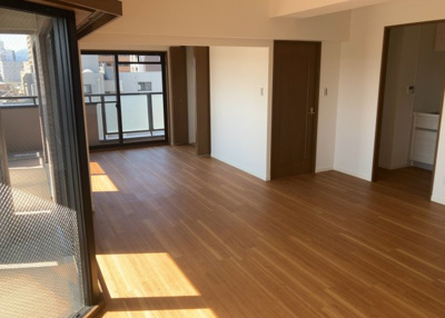 【居間・リビング】 | ドミール八王子 | リビングの間取りの種類は大きくわけてリビングとダイニングが別になっているタイプ、リビングダイニング一体型です。どちらも一長一短ですので、家を選ぶ時はその両面をチェックして決めるようにしましょう。