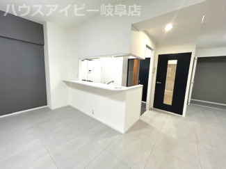 【キッチン】 | グリーンコーポ江南1階角部屋！リフォーム済み！24帖の広々リビングの2LDK！専用庭あります♪ | グリーンコーポ江南1階角部屋！リフォーム済み！24帖の広々リビングの2LDK！専用庭あります♪