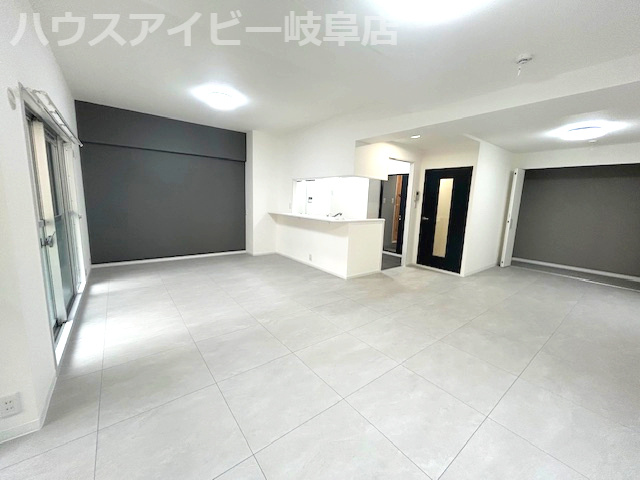 【居間・リビング】の画像