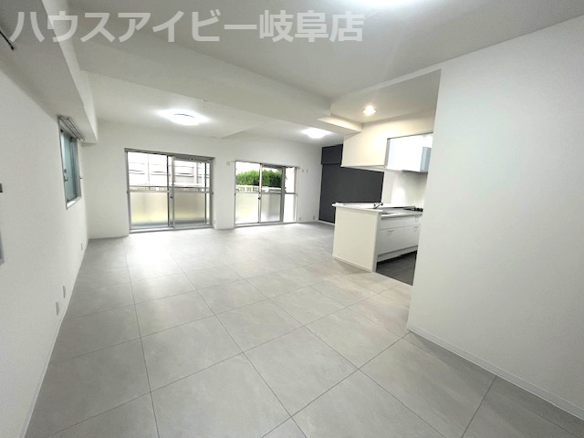 【居間・リビング】の画像