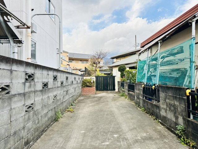 秦野市曽屋　敷地広々136坪リフォーム戸建の駐車場