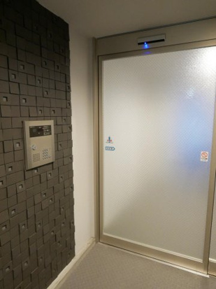 アビタシオン東山のエントランス