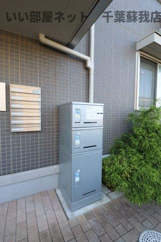 D-roomちはら台Eのロビー|宅配ボックスがあると、自分の時間を有効活用できますね！