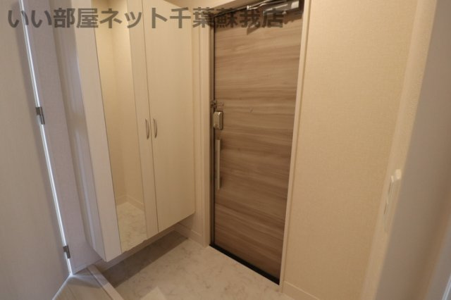 D-roomちはら台Eの玄関|明るい玄関です
