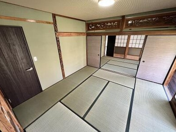 山武郡九十九里町作田　中古戸建の和室|内装リフォーム令和6年10月 敷地約95坪  ５LDK 一部増築未登記。セットバック要す