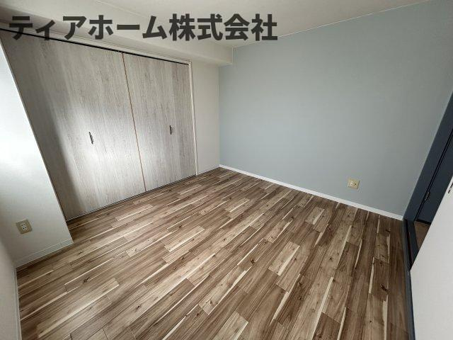 大和高田市南本町の賃貸マンションの洋室|落ち着いた色調の洋室です