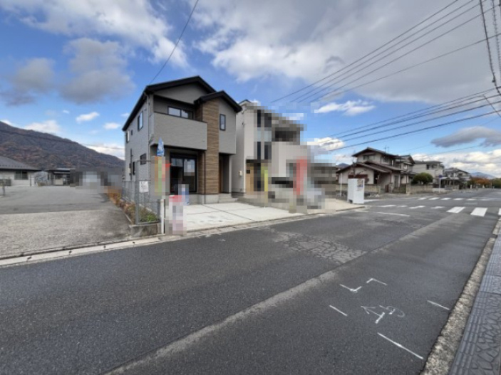 新築戸建　高取南２丁目の前面道路含む現地写真