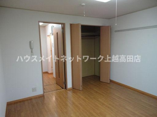 エヴァーグリーンの居間・リビング|洋室