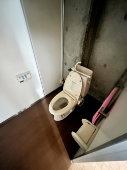 見取事務所・寄宿舎付倉庫のトイレ