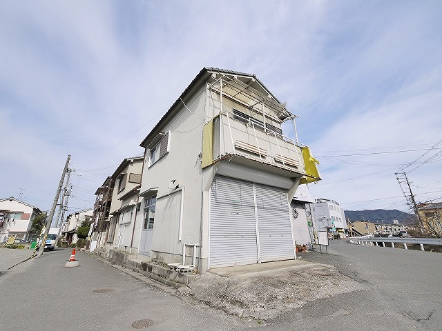 南京終町3丁目店舗付住宅の外観
